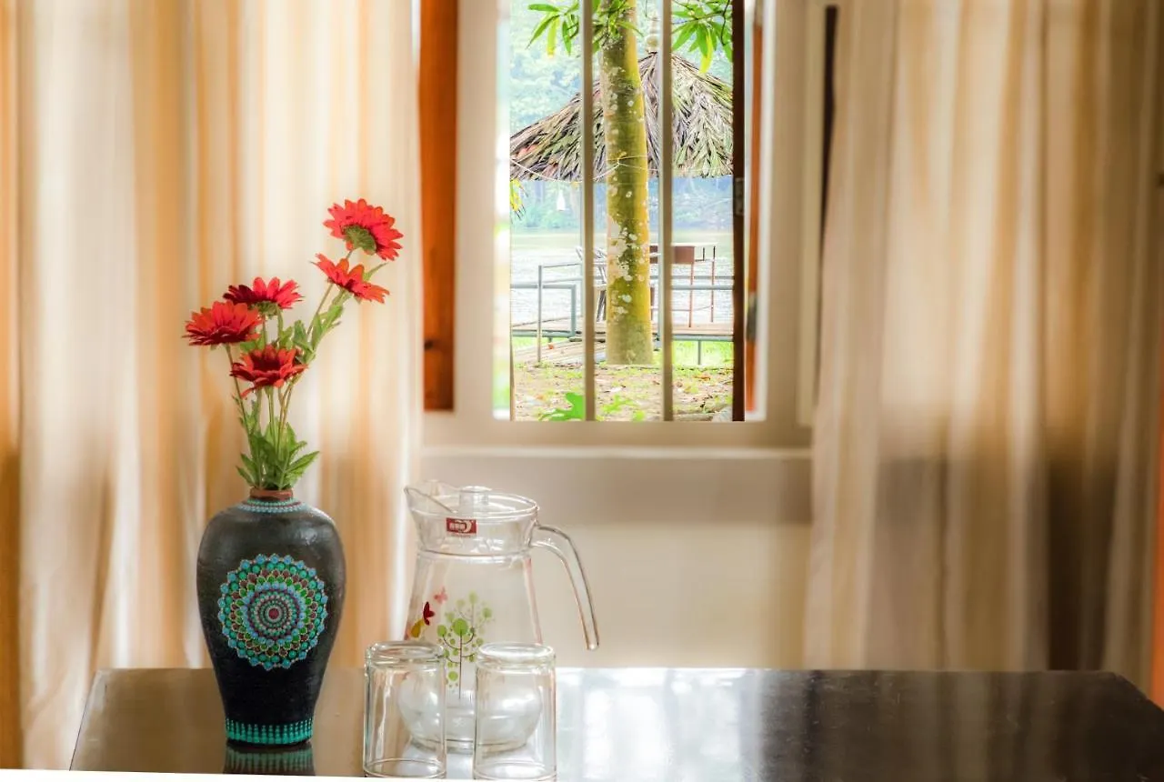 Rum i privatbostad Pranayakulam Riverside Stay In Rustic Village Thalayolaparambu